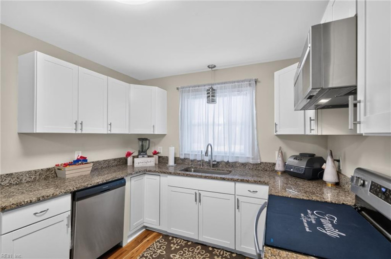Photo 7 of 21 residential for sale in Hampton virginia