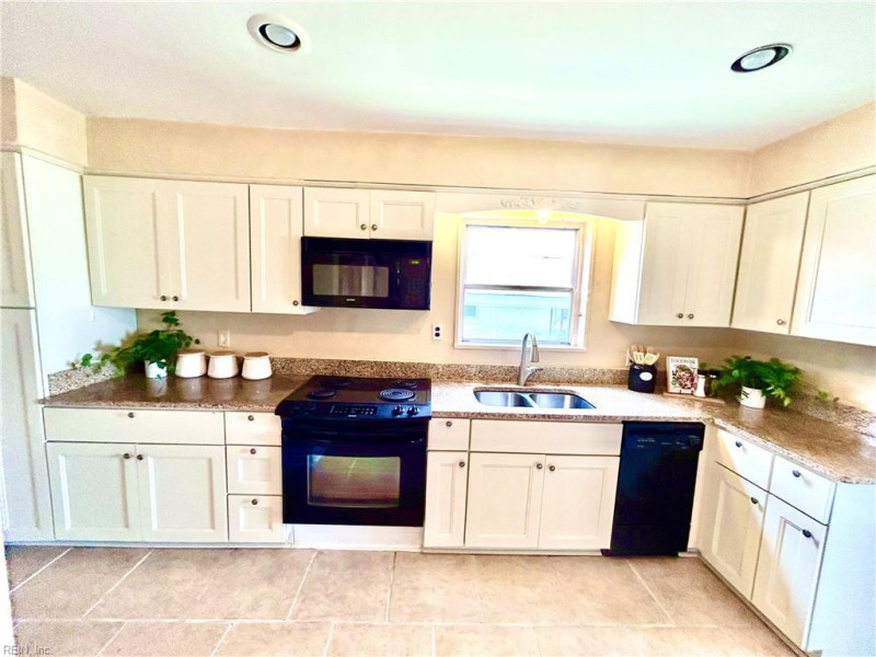 Photo 10 of 16 residential for sale in Chesapeake virginia Photo 10 of 16 residential for sale in Chesapeake virginia
