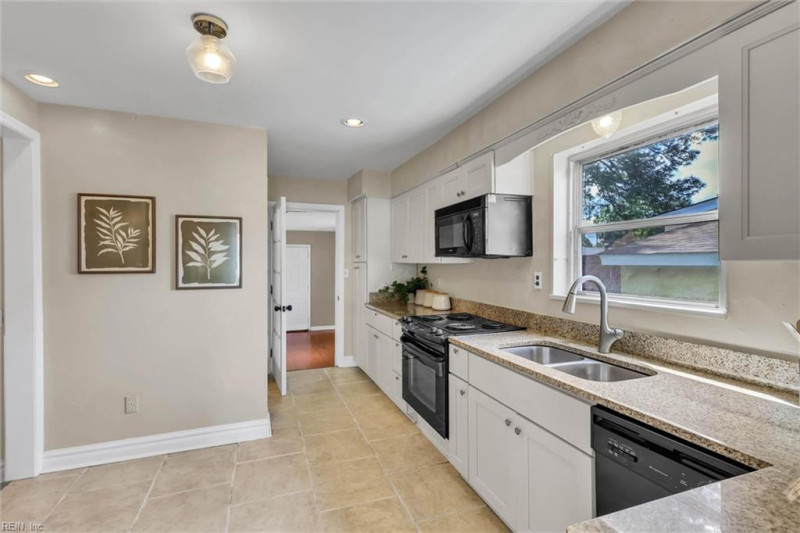 Photo 18 of 40 residential for sale in Chesapeake virginia Photo 18 of 40 residential for sale in Chesapeake virginia