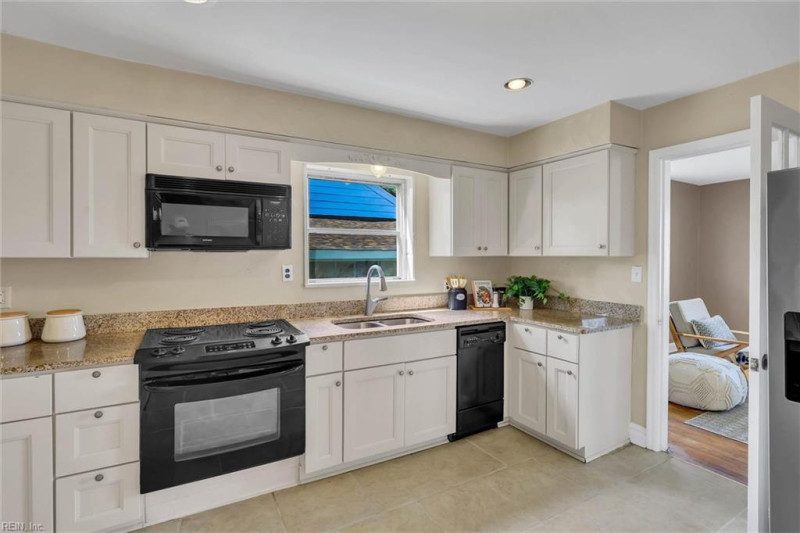 Photo 19 of 40 residential for sale in Chesapeake virginia Photo 19 of 40 residential for sale in Chesapeake virginia