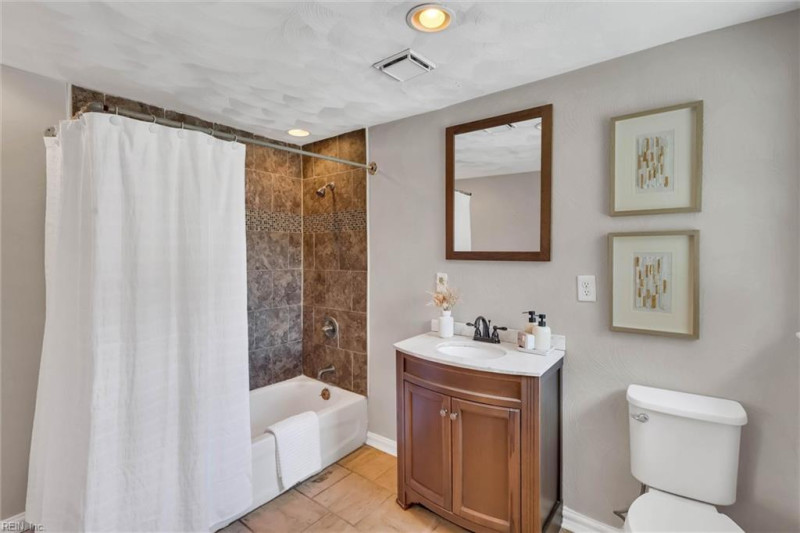 Photo 32 of 40 residential for sale in Chesapeake virginia Photo 32 of 40 residential for sale in Chesapeake virginia