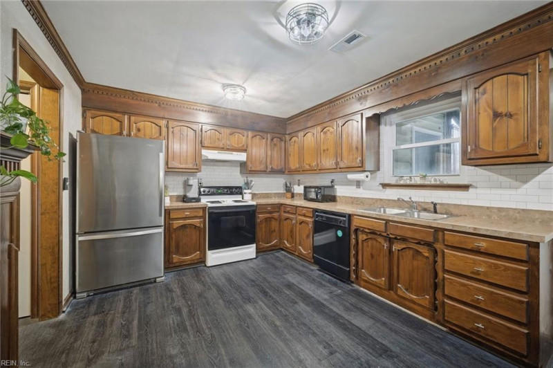 Photo 9 of 37 residential for sale in Chesapeake virginia Photo 9 of 37 residential for sale in Chesapeake virginia