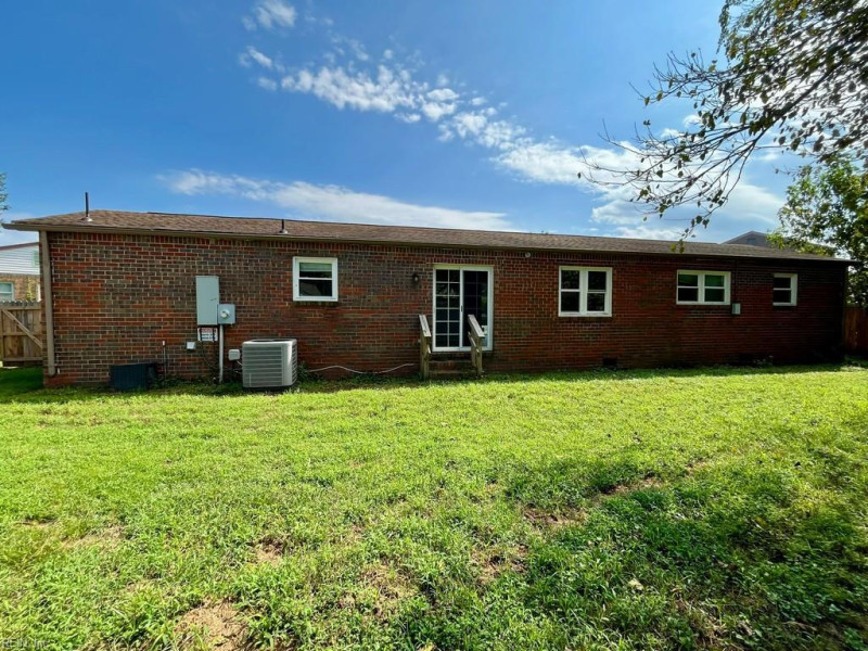 Photo 3 of 15 residential for sale in Chesapeake virginia Photo 3 of 15 residential for sale in Chesapeake virginia