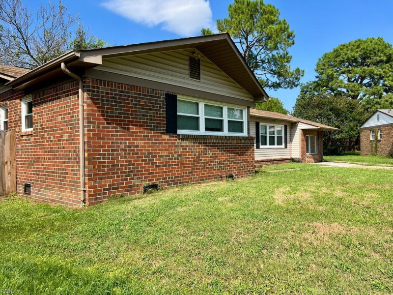 Photo 4 of 15 residential for sale in Chesapeake virginia Photo 4 of 15 residential for sale in Chesapeake virginia