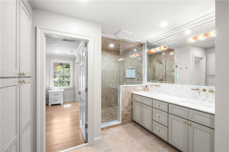Photo 23 of 46 residential for sale in Virginia Beach virginia