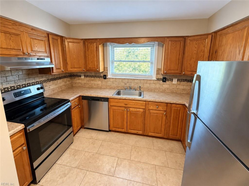 Photo 5 of 30 residential for sale in Virginia Beach virginia
