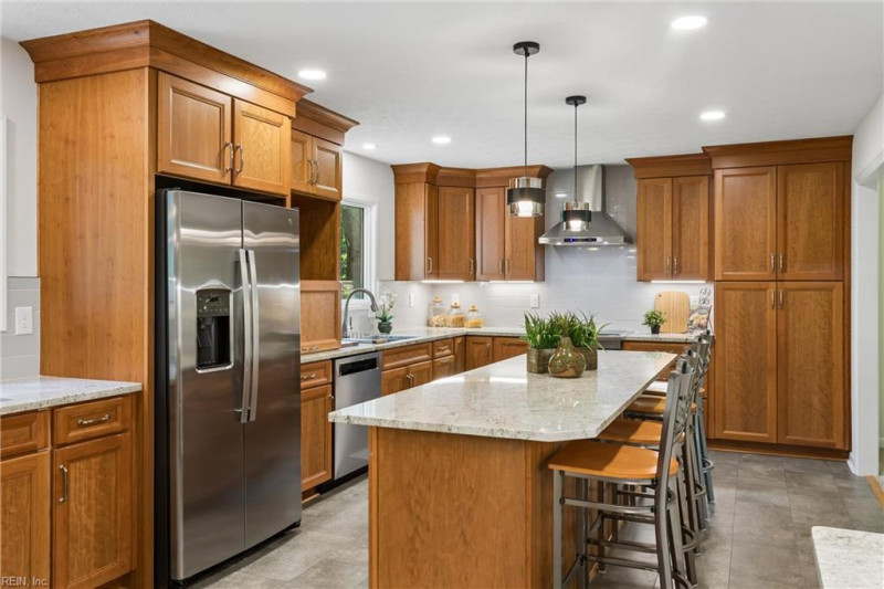 Photo 11 of 50 residential for sale in York County virginia