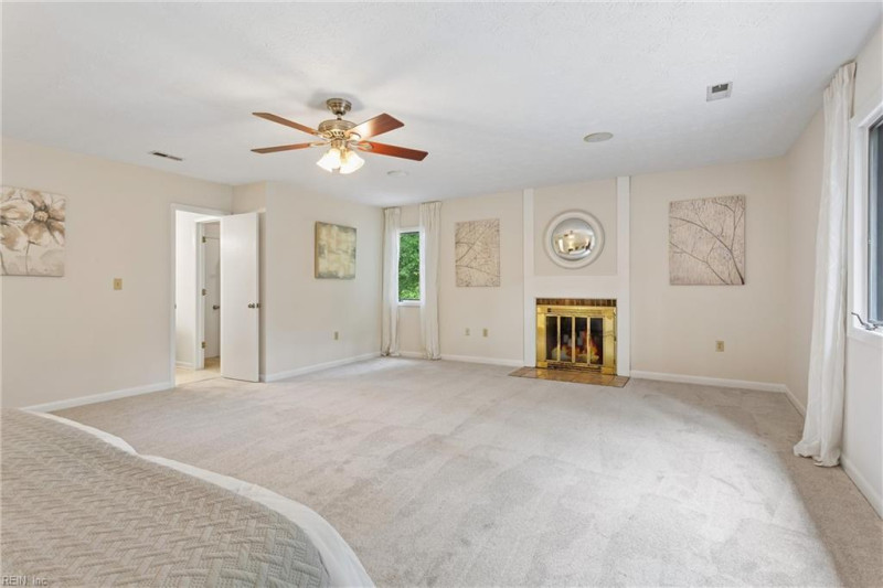 Photo 28 of 50 residential for sale in York County virginia