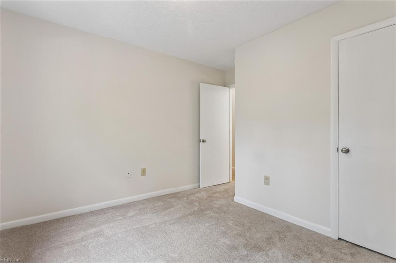 Photo 34 of 50 residential for sale in York County virginia