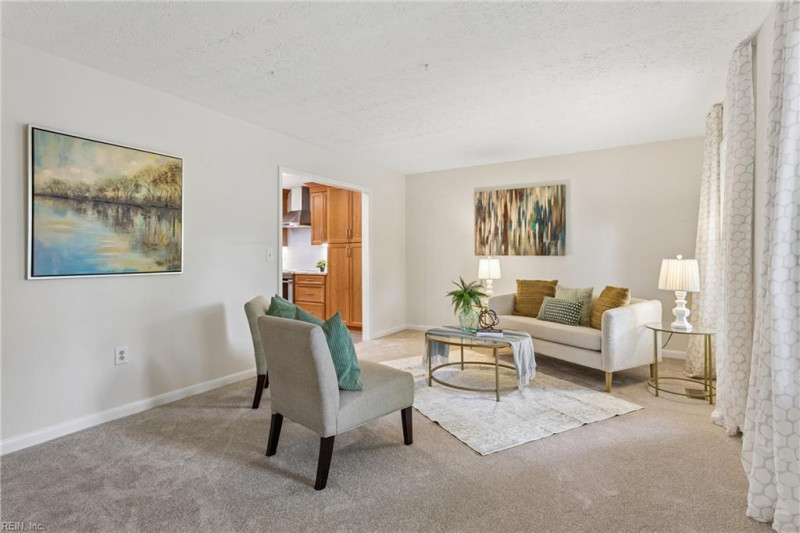 Photo 4 of 50 residential for sale in York County virginia