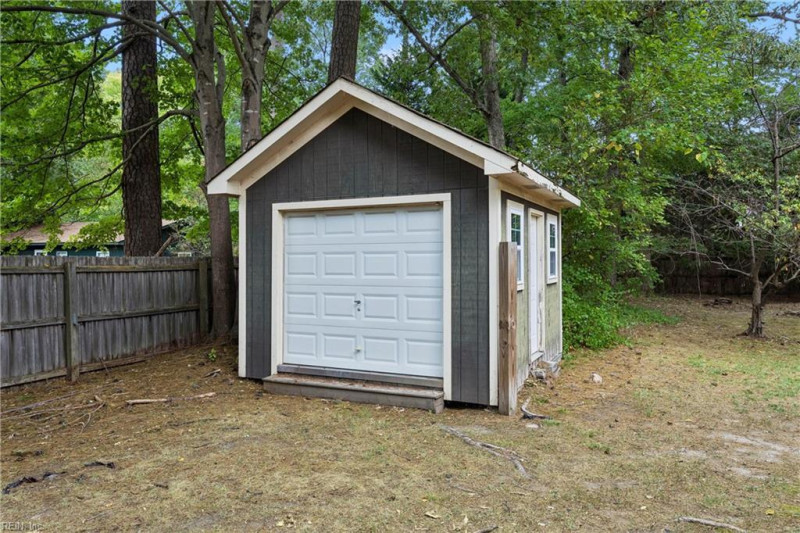 Photo 48 of 50 residential for sale in York County virginia