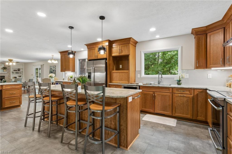 Photo 8 of 50 residential for sale in York County virginia