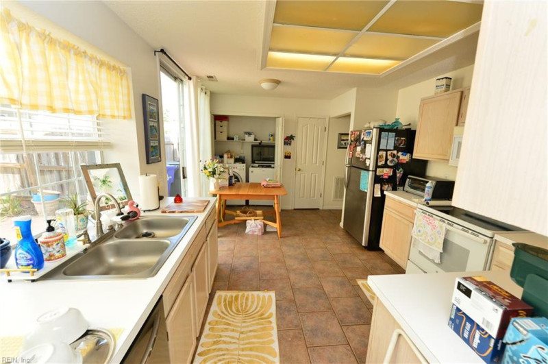 Photo 13 of 18 residential for sale in Chesapeake virginia