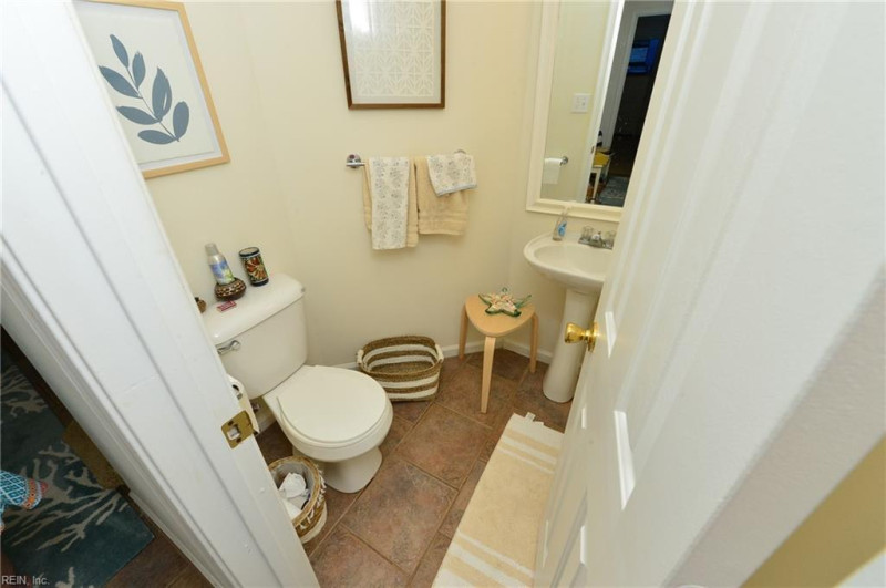 Photo 16 of 18 residential for sale in Chesapeake virginia
