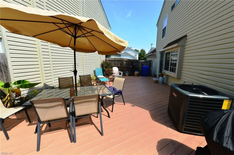 Photo 4 of 18 residential for sale in Chesapeake virginia