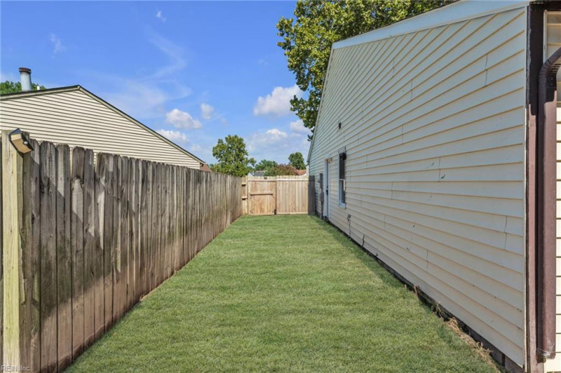 Photo 10 of 48 residential for sale in Virginia Beach virginia