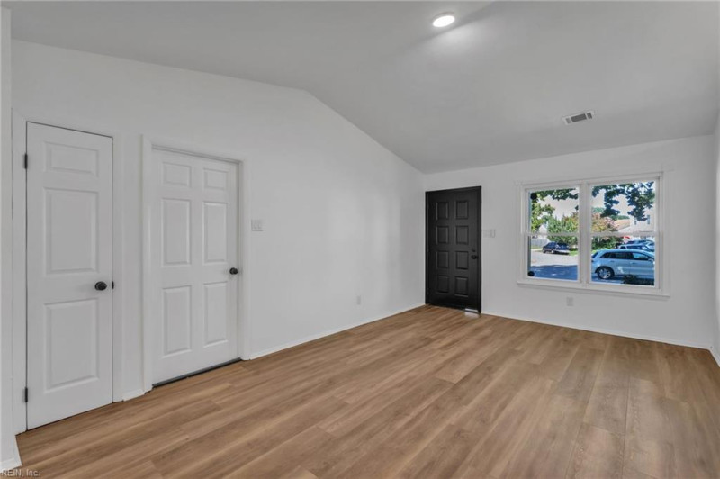 Photo 14 of 48 residential for sale in Virginia Beach virginia