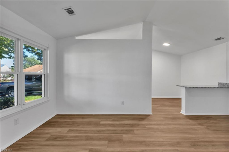 Photo 16 of 48 residential for sale in Virginia Beach virginia