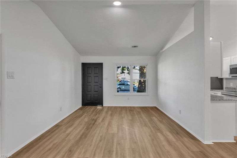 Photo 18 of 48 residential for sale in Virginia Beach virginia