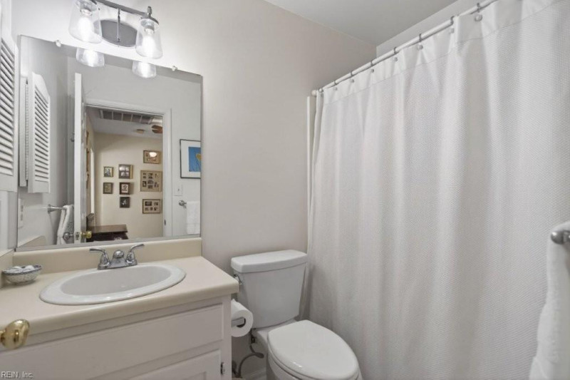 Photo 21 of 35 residential for sale in Suffolk virginia