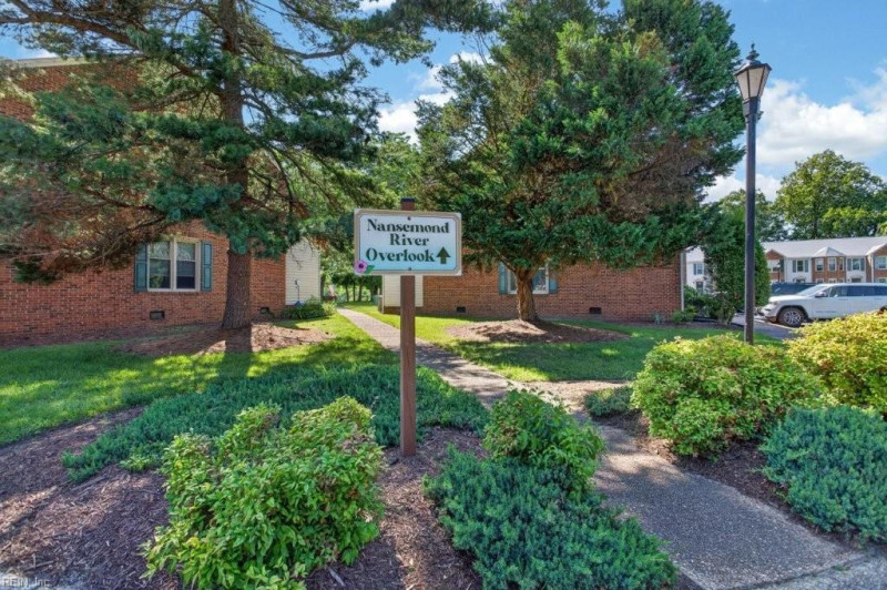 Photo 27 of 35 residential for sale in Suffolk virginia