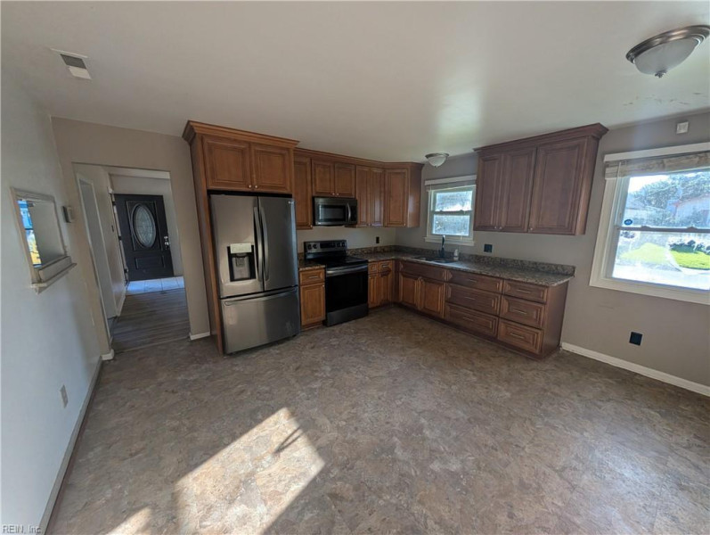 Photo 4 of 9 residential for sale in Portsmouth virginia