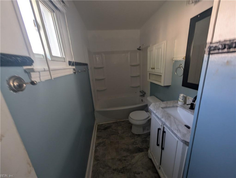 Photo 5 of 9 residential for sale in Portsmouth virginia