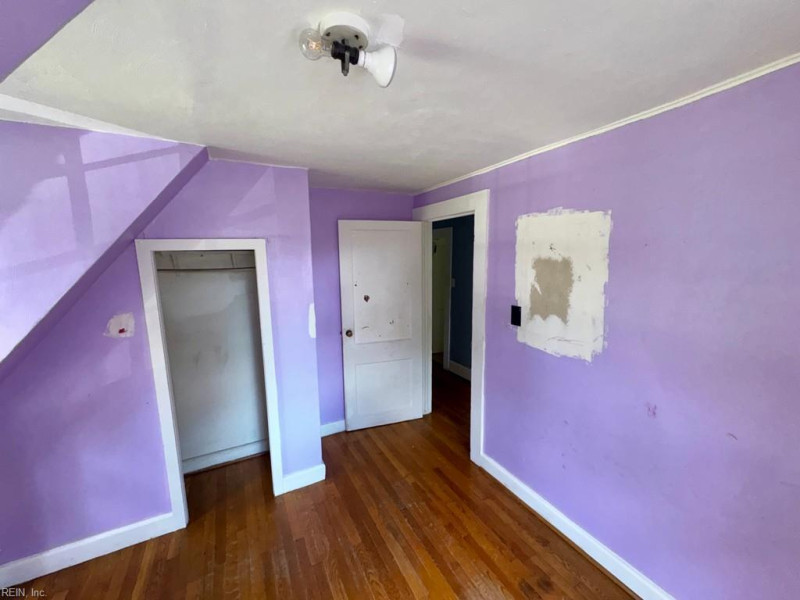 Photo 12 of 18 residential for sale in Chesapeake virginia