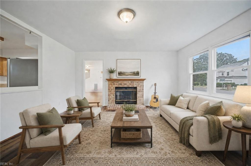 Photo 13 of 32 residential for sale in Chesapeake virginia
