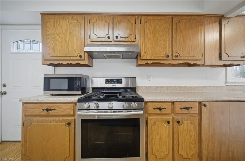 Photo 16 of 32 residential for sale in Chesapeake virginia