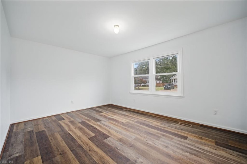 Photo 25 of 32 residential for sale in Chesapeake virginia