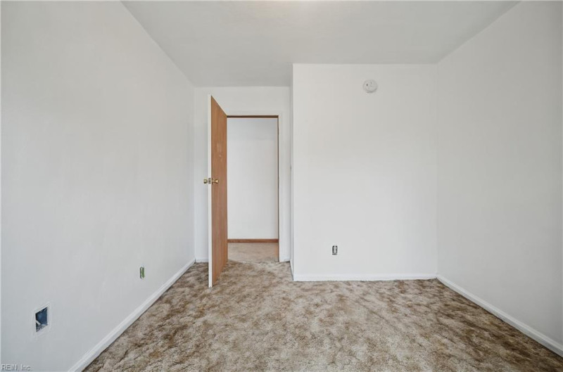 Photo 30 of 32 residential for sale in Chesapeake virginia