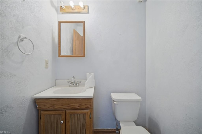 Photo 31 of 32 residential for sale in Chesapeake virginia