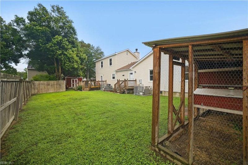 Photo 8 of 32 residential for sale in Chesapeake virginia