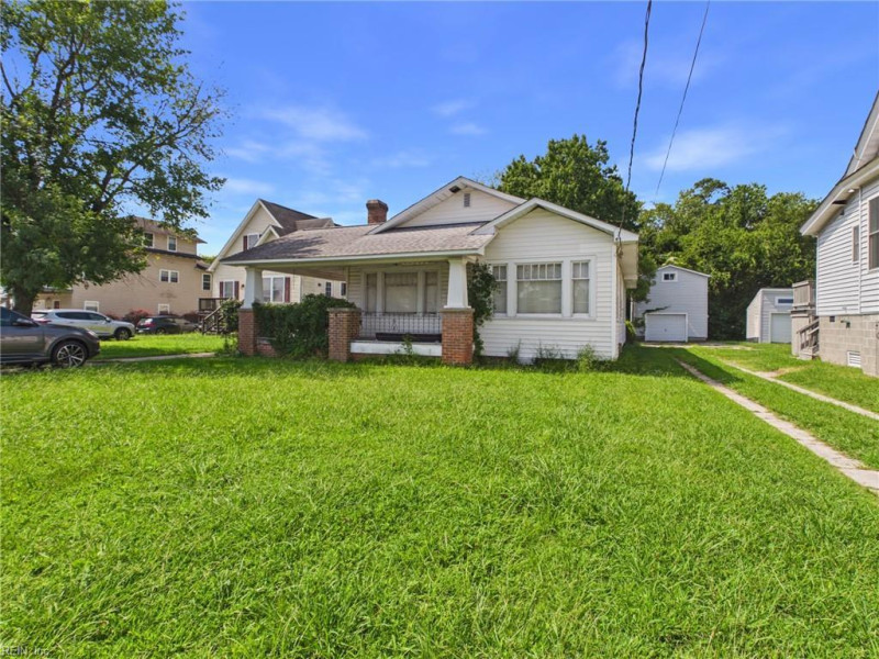 Photo 2 of 14 residential for sale in Poquoson virginia