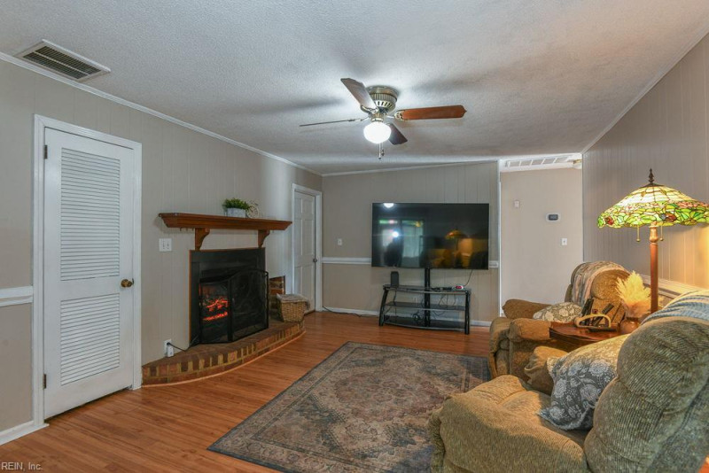 Photo 13 of 34 residential for sale in Chesapeake virginia Photo 13 of 34 residential for sale in Chesapeake virginia