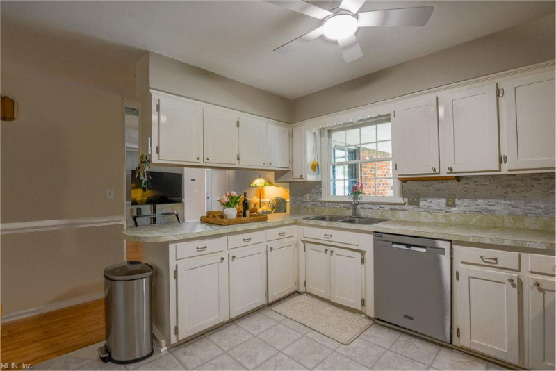 Photo 9 of 34 residential for sale in Chesapeake virginia Photo 9 of 34 residential for sale in Chesapeake virginia