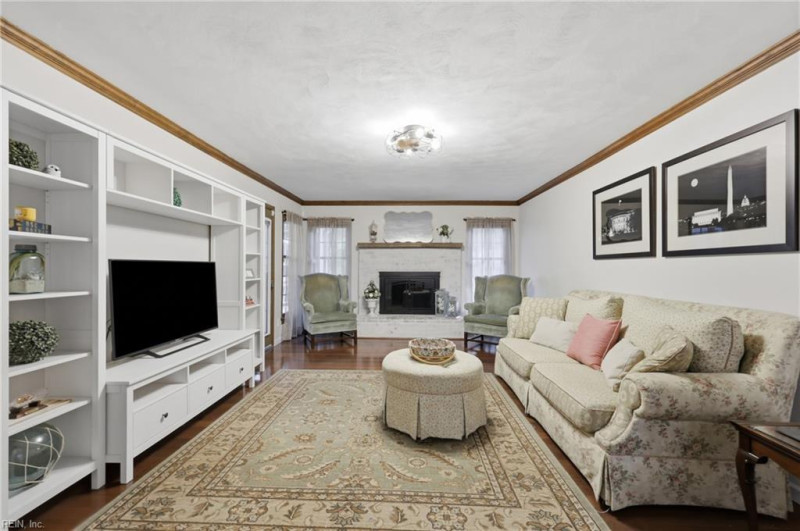 Photo 10 of 50 residential for sale in Chesapeake virginia