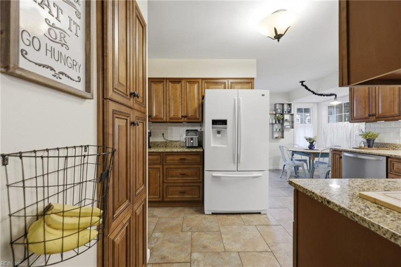 Photo 15 of 50 residential for sale in Chesapeake virginia
