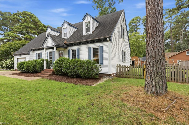 Photo 4 of 50 residential for sale in Chesapeake virginia