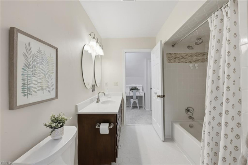 Photo 40 of 50 residential for sale in Chesapeake virginia