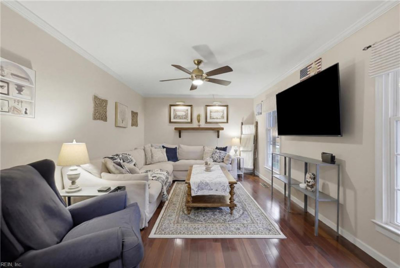 Photo 7 of 50 residential for sale in Chesapeake virginia
