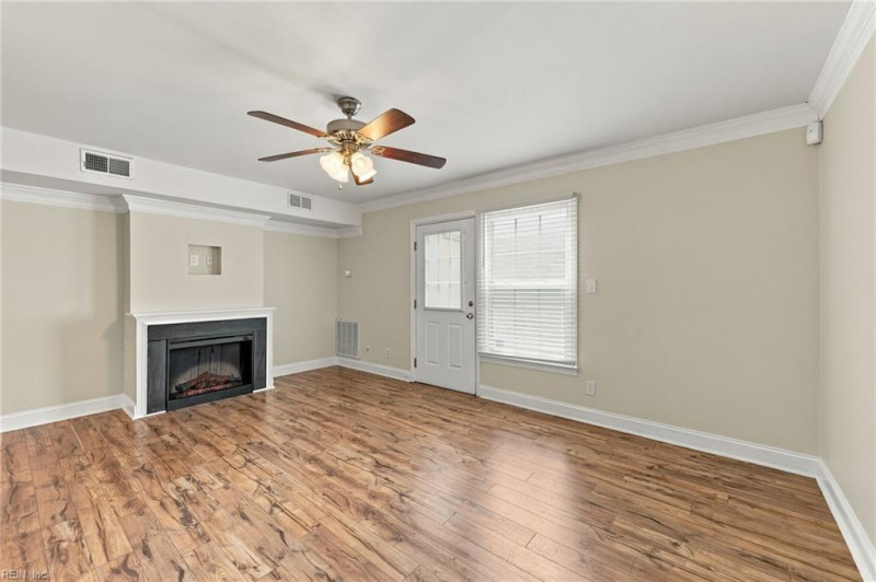 Photo 10 of 35 residential for sale in Norfolk virginia