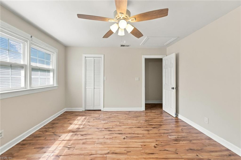 Photo 17 of 35 residential for sale in Norfolk virginia