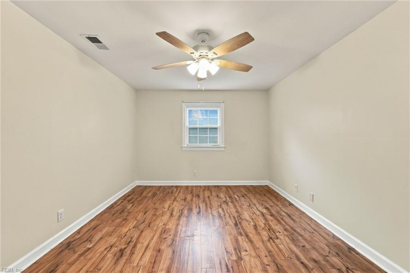 Photo 18 of 35 residential for sale in Norfolk virginia