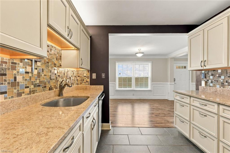 Photo 7 of 35 residential for sale in Norfolk virginia