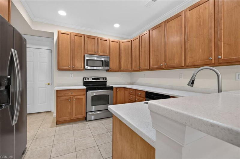 Photo 10 of 37 residential for sale in Suffolk virginia