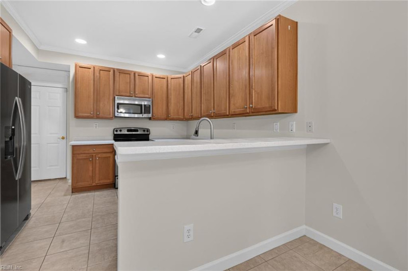 Photo 11 of 37 residential for sale in Suffolk virginia