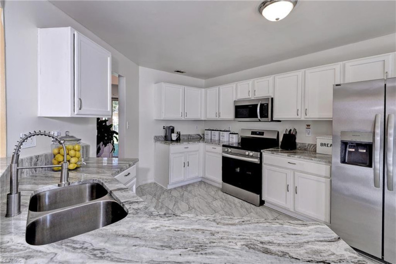 Photo 16 of 40 residential for sale in Newport News virginia