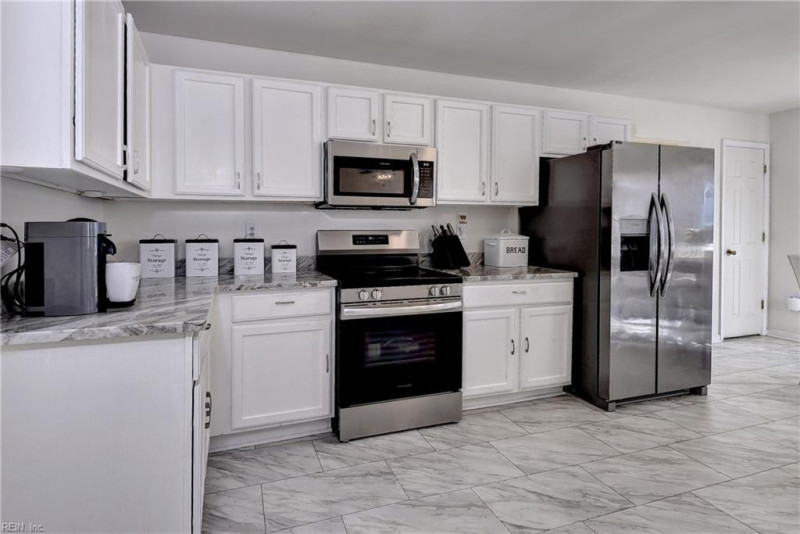 Photo 17 of 40 residential for sale in Newport News virginia